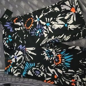 Under Armour black floral small bike shorts NWT